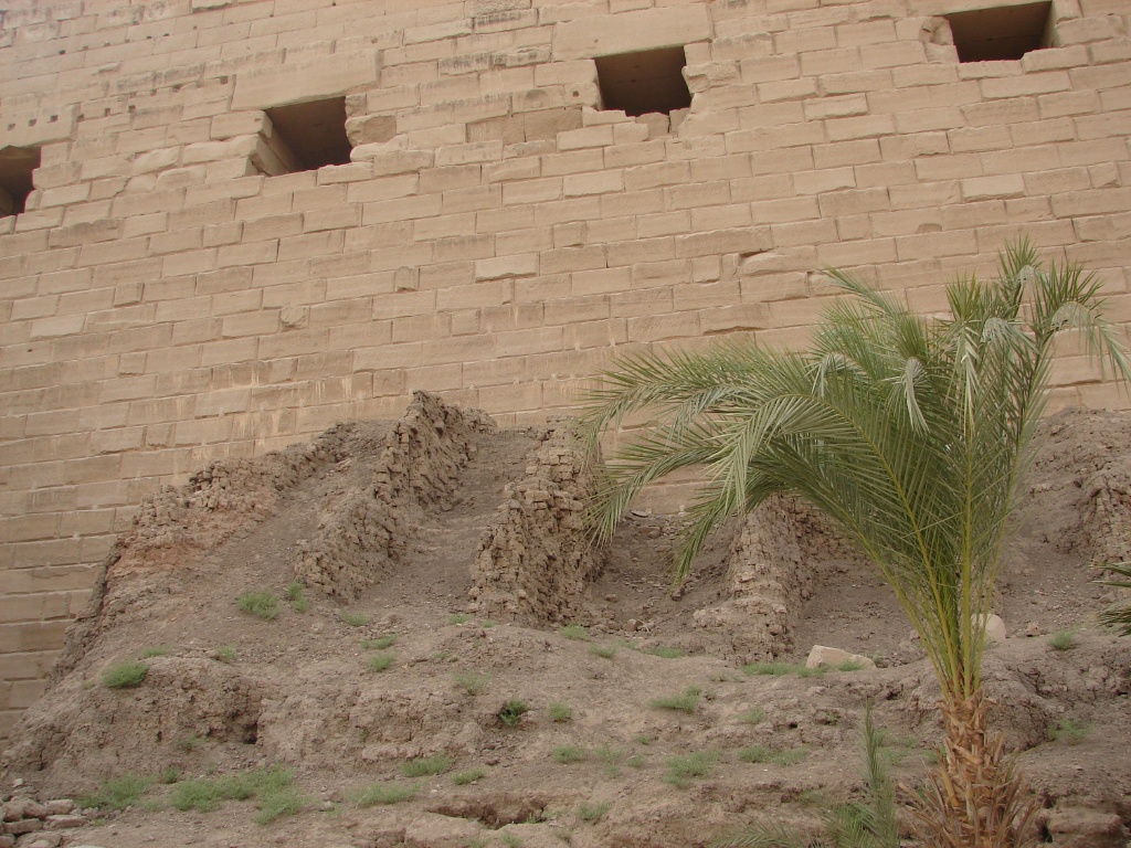 2008/03(March)/AroundTheWorld/Egypt/Karnak/1024x768_Entry to Karnak Temple see original mud brick walls.jpg